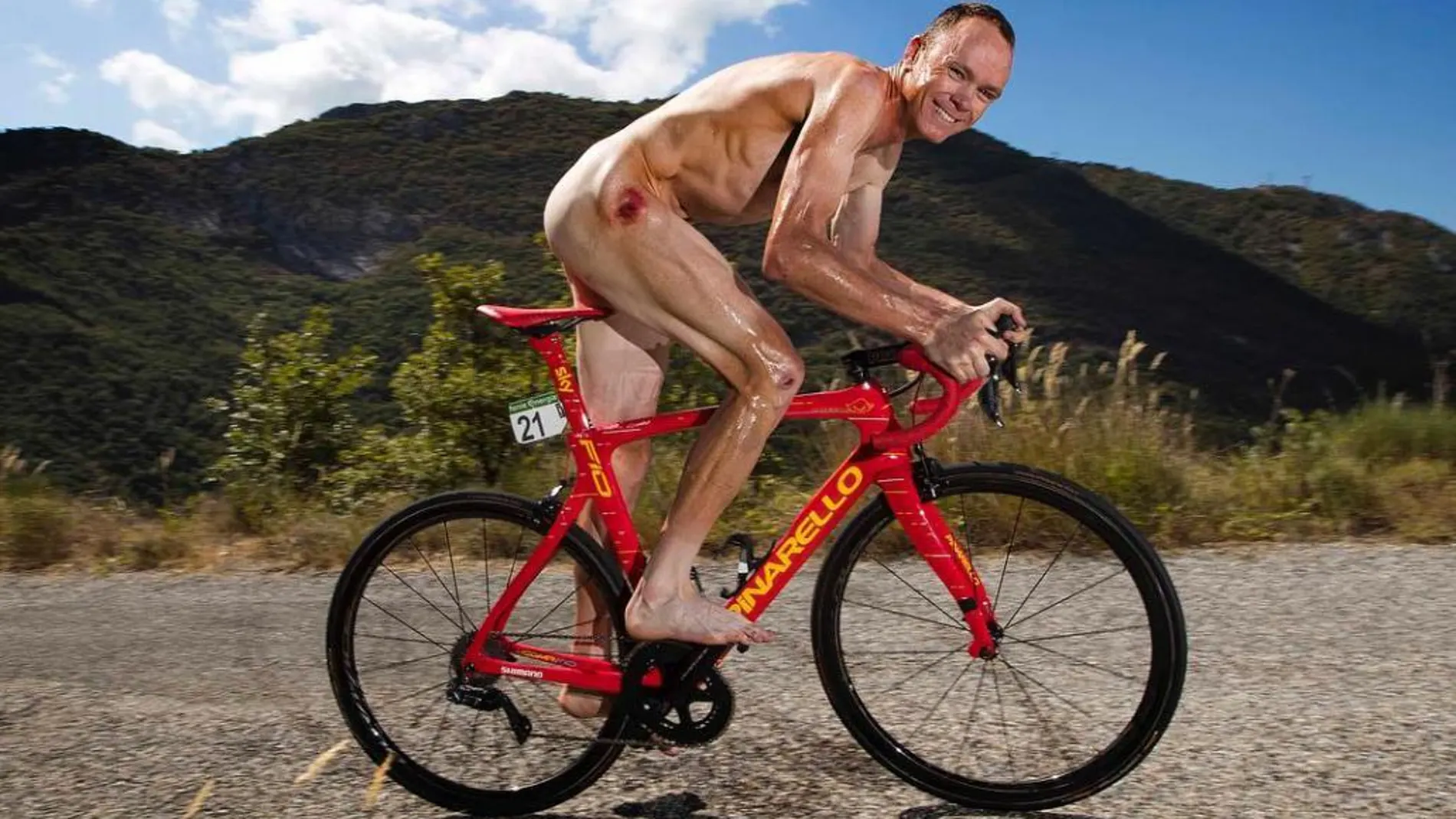 El desnudo integral de Chris Froome sobre la bici tras ganar la Vuelta
