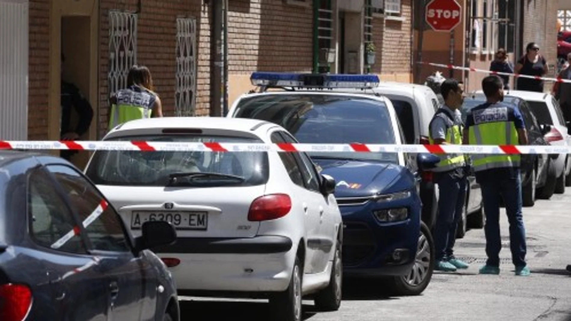 El número 12 de la calle Dos de Mayo de la localidad madrilleña de Alcobendas donde la mujer y su hijo fueron asesinados.