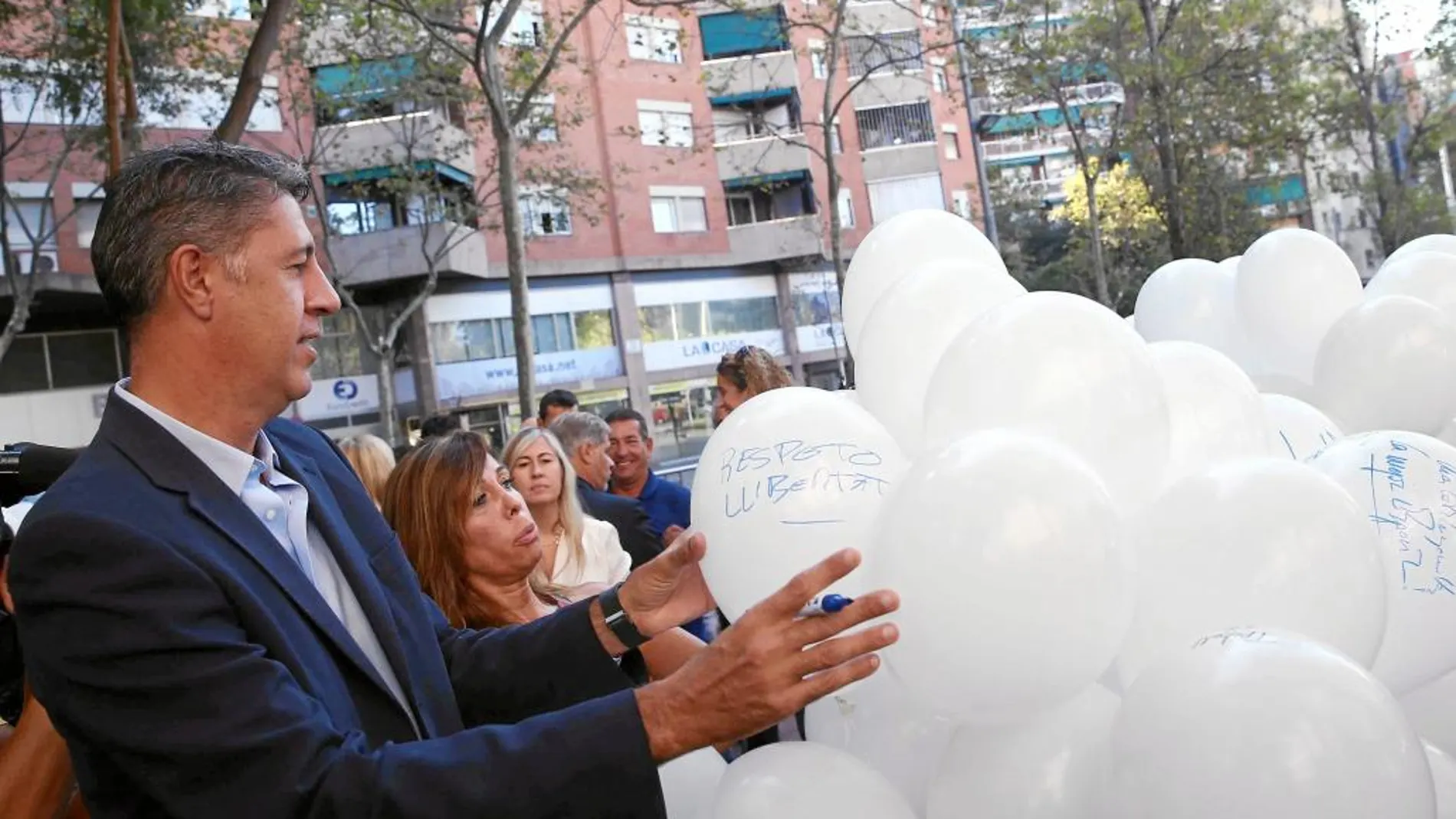 Los líderes del PP catalán, Xavier García Albiol y Alicia Sánchez Camacho, en un acto de la Diada de 2016