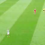 Las polémicas: ¿Estaba en fuera de juego Bakambu en el 2-0?