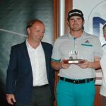 Elvira se lleva el trofeo del D&B Golf Tour