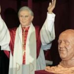 El Museo de Cera ha presentado el busto de arcilla del Papa Francisco, como paso previo a la realización de la escultura completa en cera.
