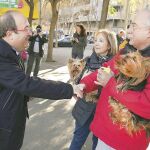Miguel Iceta, ayer, durante una visita al barrio de Sant Martí en Barcelona