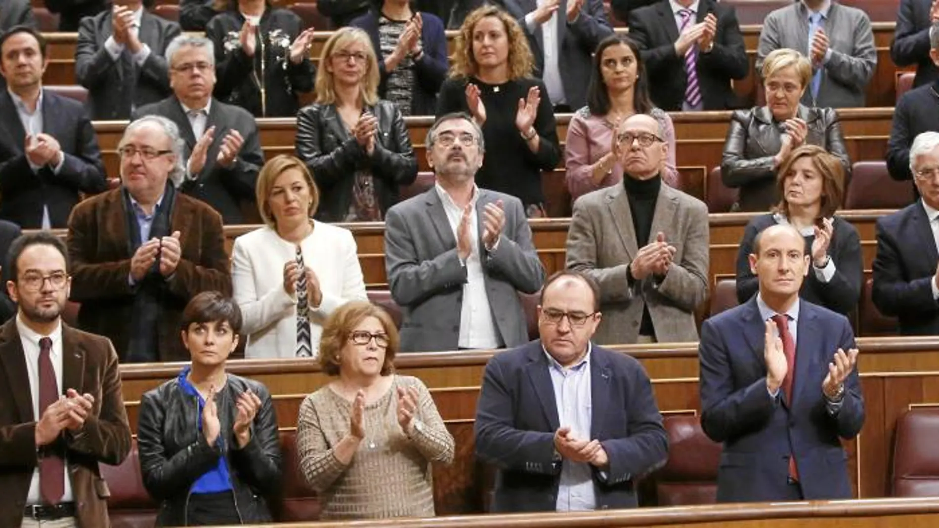 El Grupo Parlamentario Socialista quedó muy fracturado a cuenta de la pugna entre Sánchez y Díaz por la abstención a Rajoy