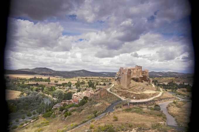 Cela terminó su recorrido en Zorita de los Canes, una población dominada por las almenaras de su castillo de origen árabe. Cerca está la ciudad visigoda de Recópolis