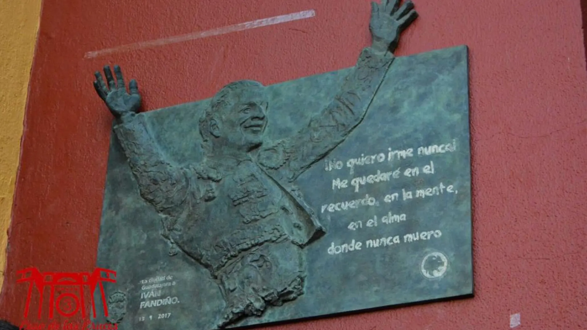 Imagen de archivo de Iván Fandiño saliendo por la Puerta Grande de Guadalajara