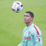 Cristiano Ronaldo, en el entrenamiento de ayer de Portugal