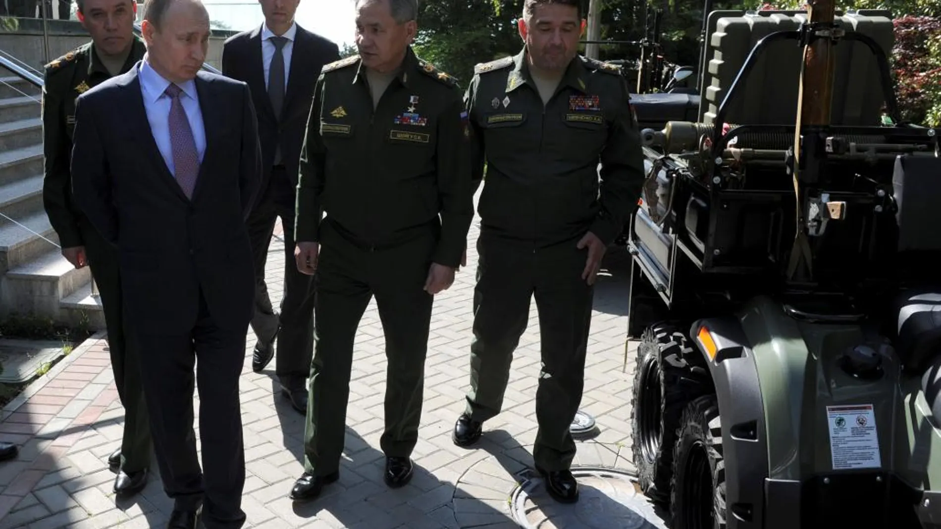 El presidente ruso, Vladimir Putin, y el ministro de Defensa, Sergei Shoigu