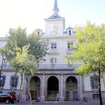 Los activistas de Patio Maravillas han sido los primeros en escoger edificio, un palacete en Alberto Aguilera 20, a pesar de no estar aún inscritos como entidad jurídica, requisito que exige la normativa municipal