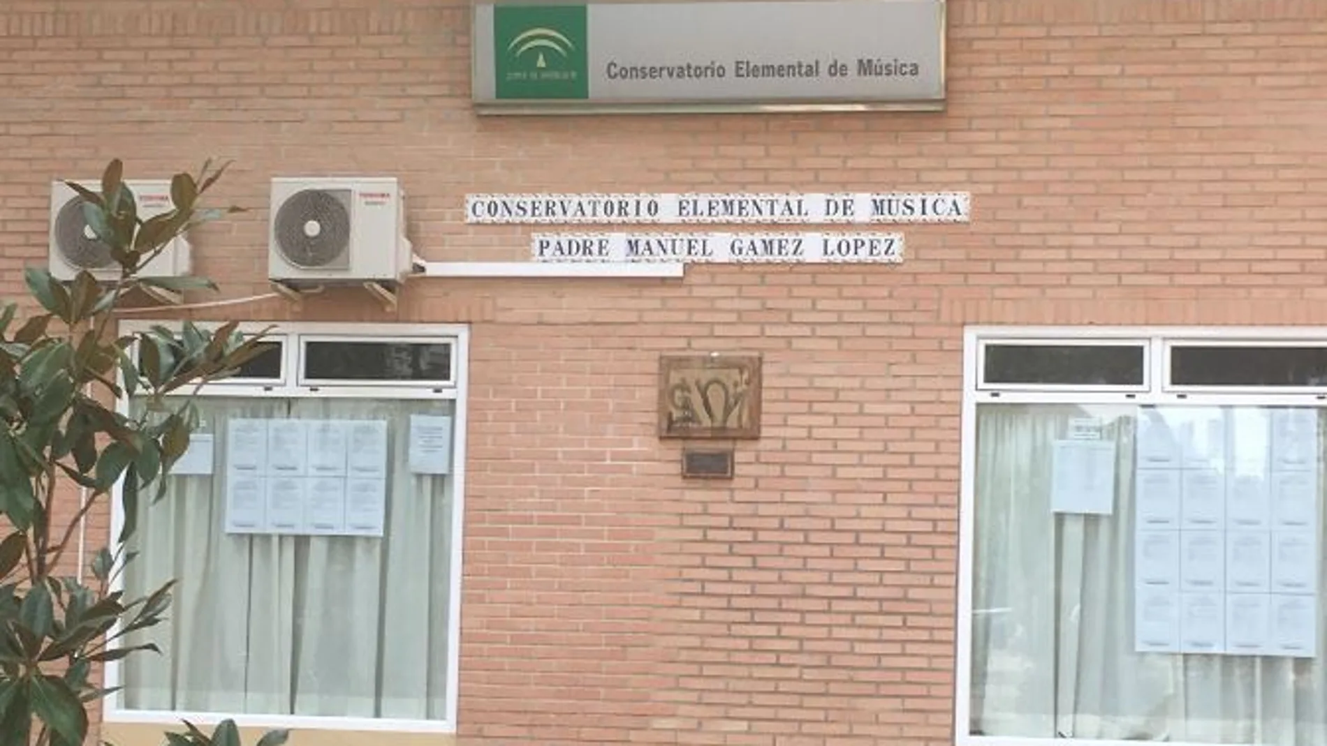 Imagen de la fachada del conservatorio de Fuengirola