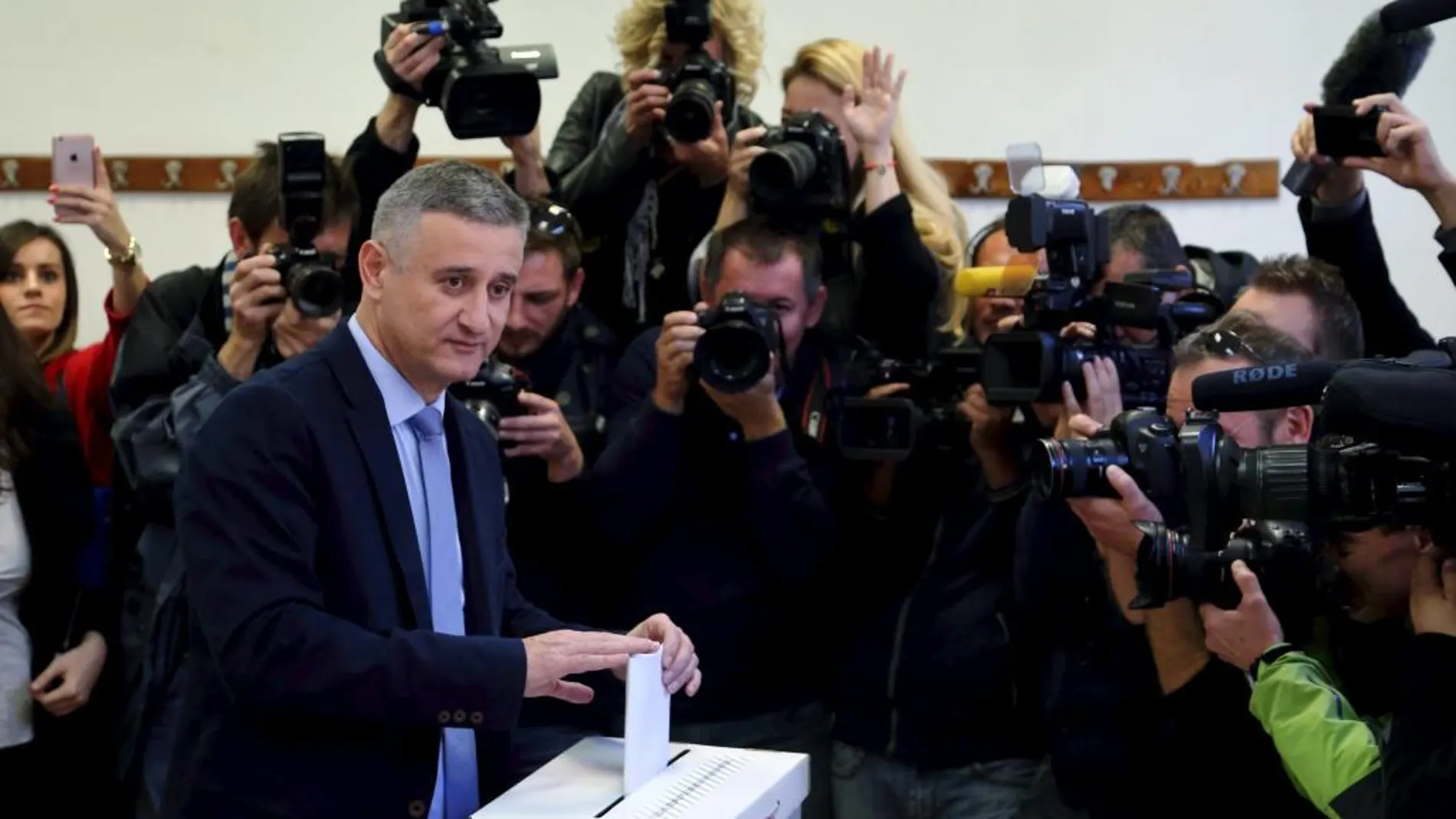 El líder de la oposición conservadora, Tomislav Karamarko, durante las votaciones