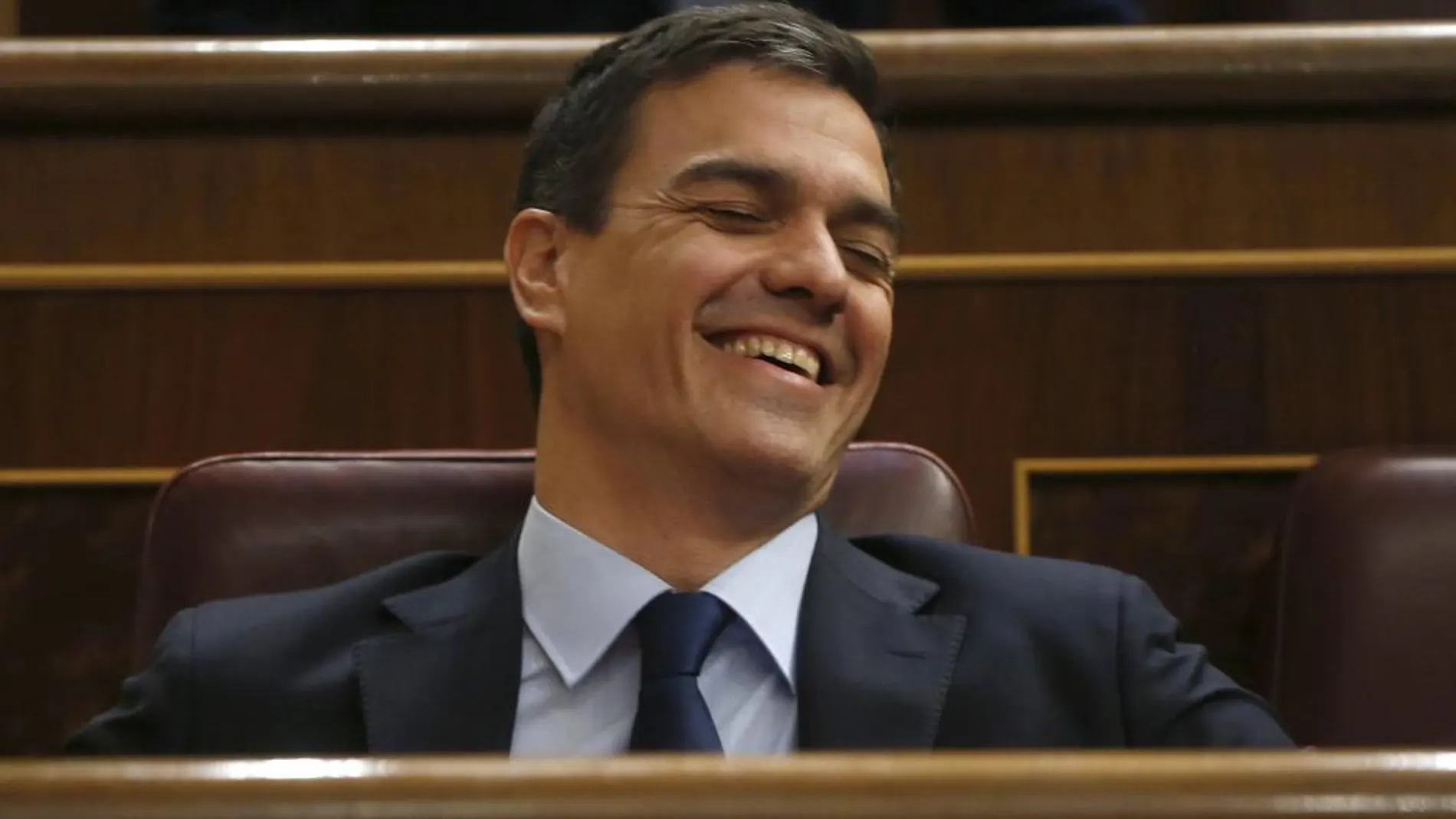 El secretario general del PSOE, Pedro Sánchez, en su escaño en el Congreso