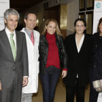 Adolfo Suárez Illana, Laura Suárez Illana, Sonsoles Suárez Illana e Isabel Flores durante la presentación de la unidad de Oncología de la Fundación Jiménez Díaz en Madrid