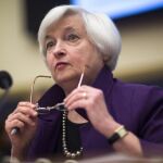 La presidenta de la Reserva Federal (Fed), Janet Yellen, comparece ante el Comité de Servicios Financieros de la Cámara de Representantes en el Capitolio, Washington