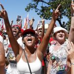 Simpatizantes de Rousseff se manifestaron ayer en Copacabana (Río de Janeiro)