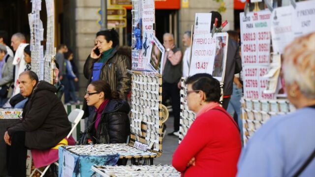Loteros en la Puerta del Sol
