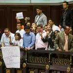 La oposición venezolana presenta en el Parlamento la Ley de Amnistía