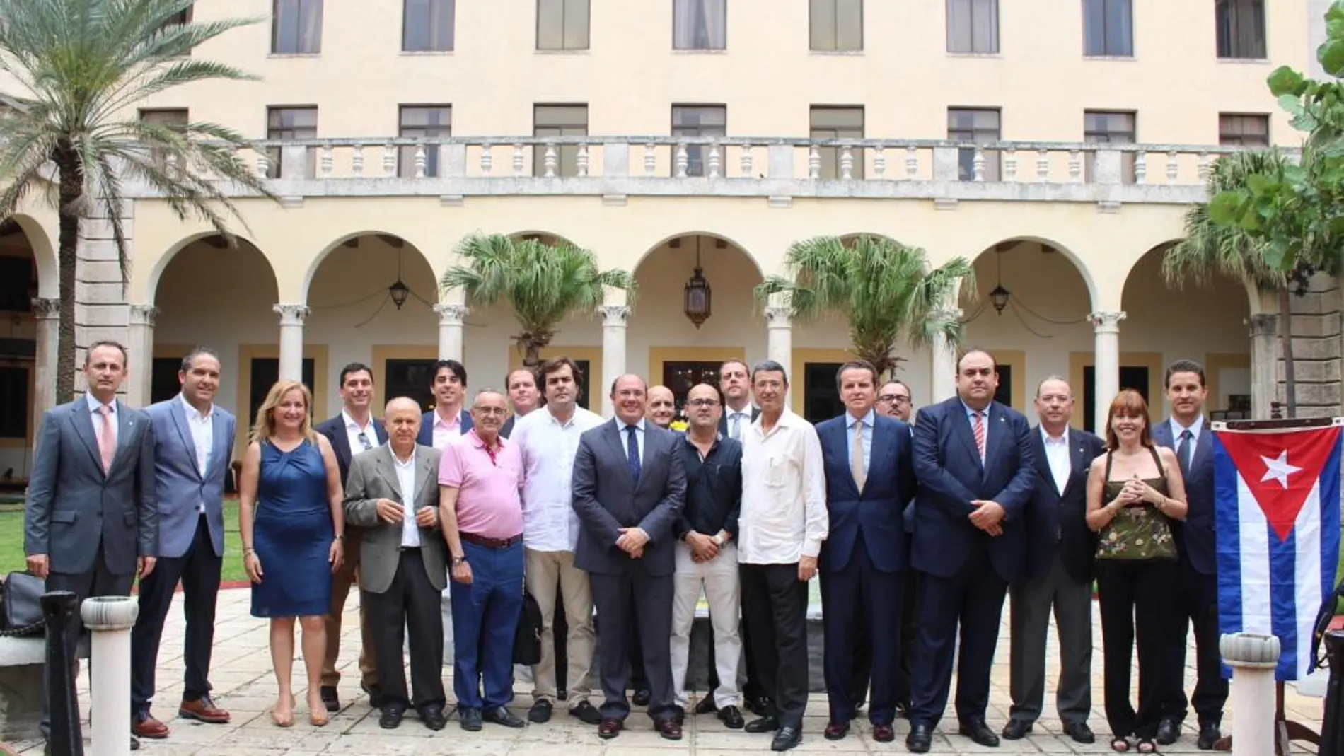 El jefe del Ejecutivo regional estuvo acompañado por las empresas murcianas en la misión comercial a Cuba