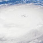 Fotografía cedida por la Estación Espacial Internacional de la NASA (ISS), muestra el ojo del huracán Irma claramente visible desde la ISS, ya que orbitaba sobre la tormenta de Categoría 5 en el Océano Atlántico.
