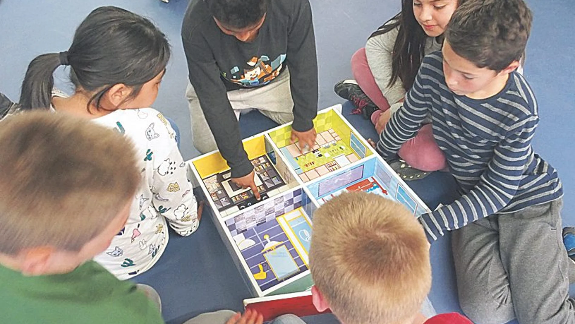 Un grupo de niños durante un taller de Endesa Educa