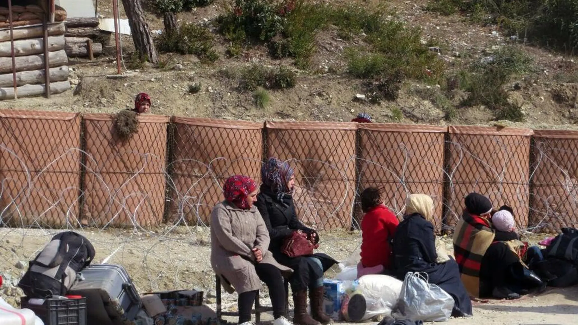 Refugiados sirios en la frontera de Bab al-Salam en Turquía