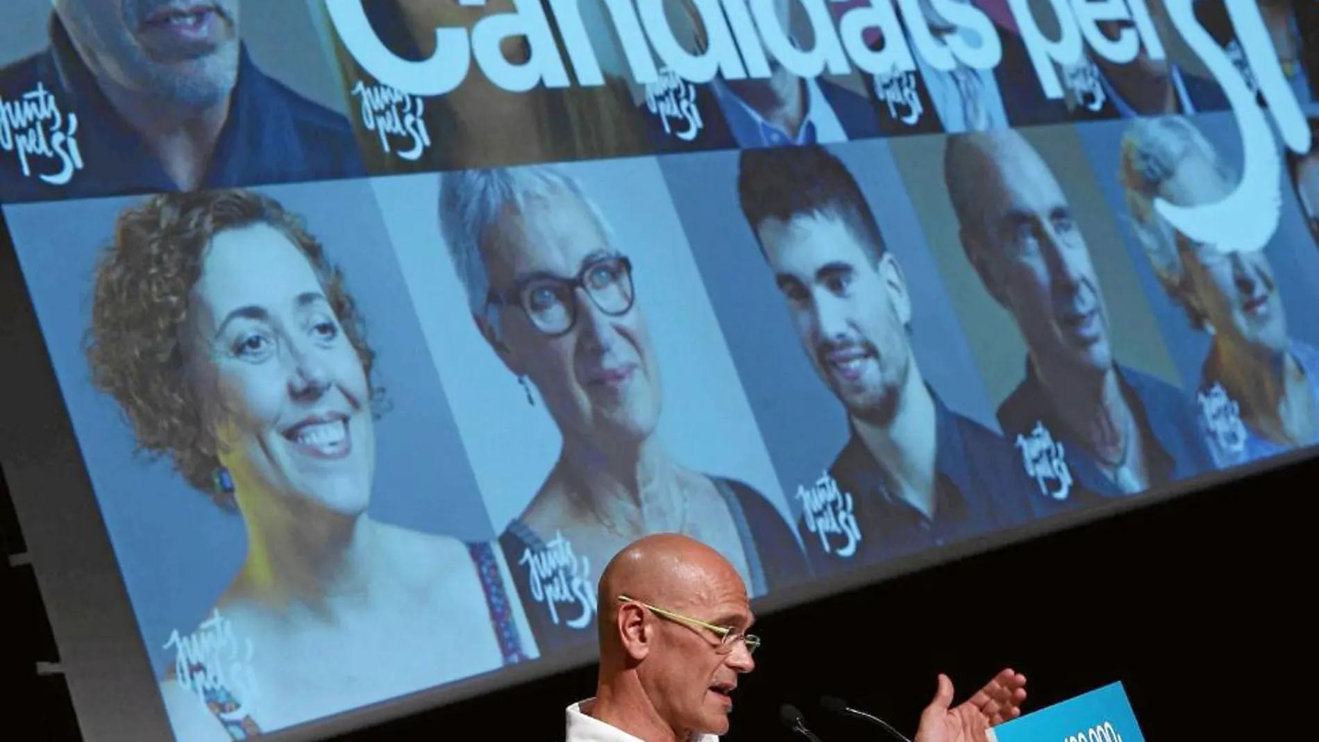 Raül Romeva, ayer, durante la presentación de la nueva campaña