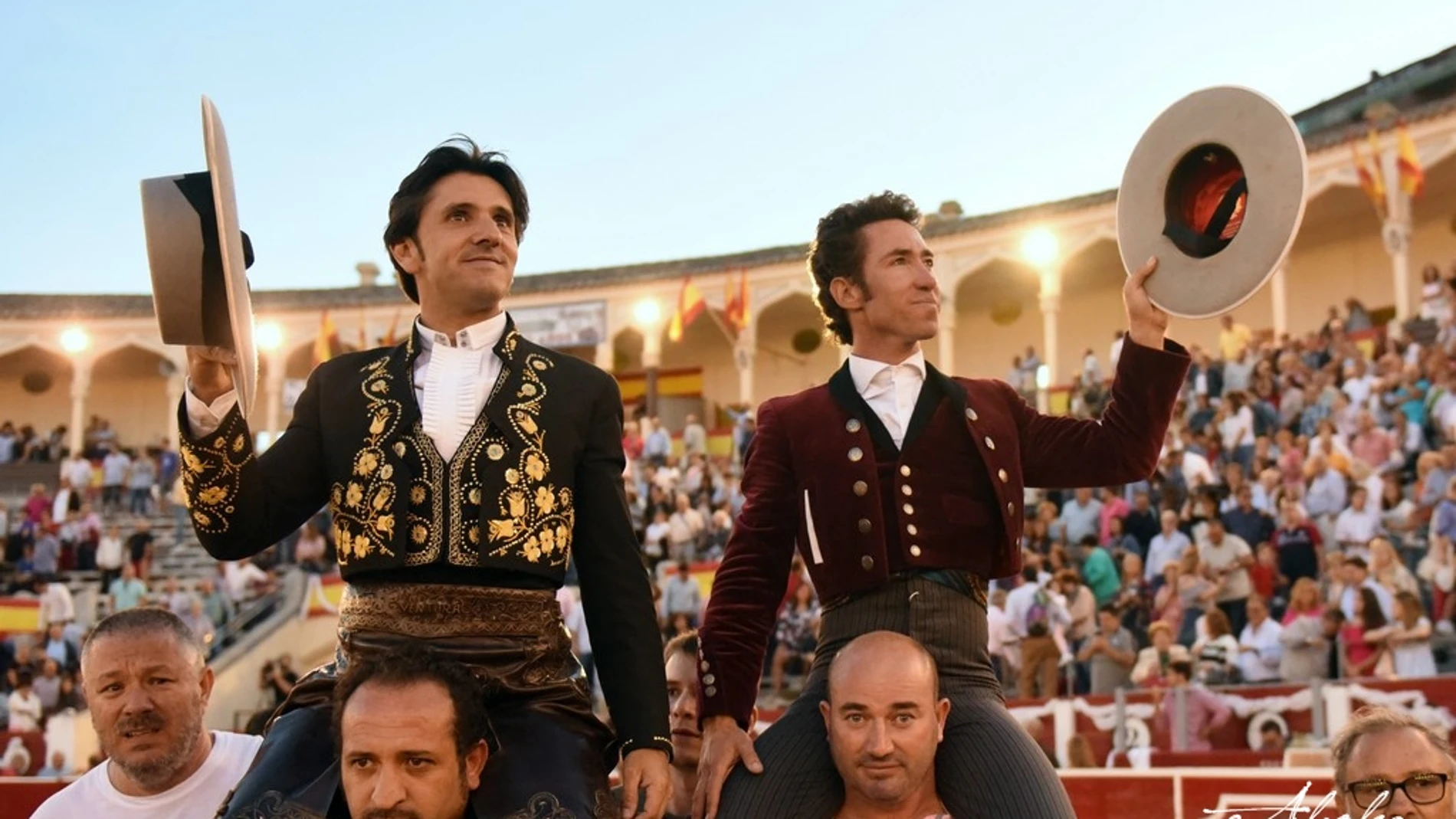 Diego Ventura y Leonardo Hernández salen por la Puerta Grande de Albacete