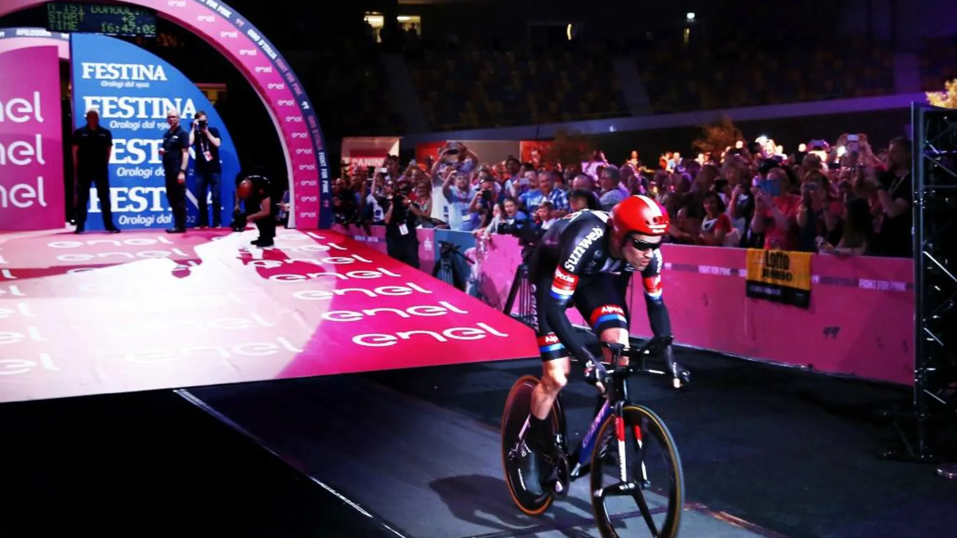 El ciclista holandés Tom Dumoulin del equipo Giant Alpecin, durante la primera etapa del Giro de Italia, en Apeldoor