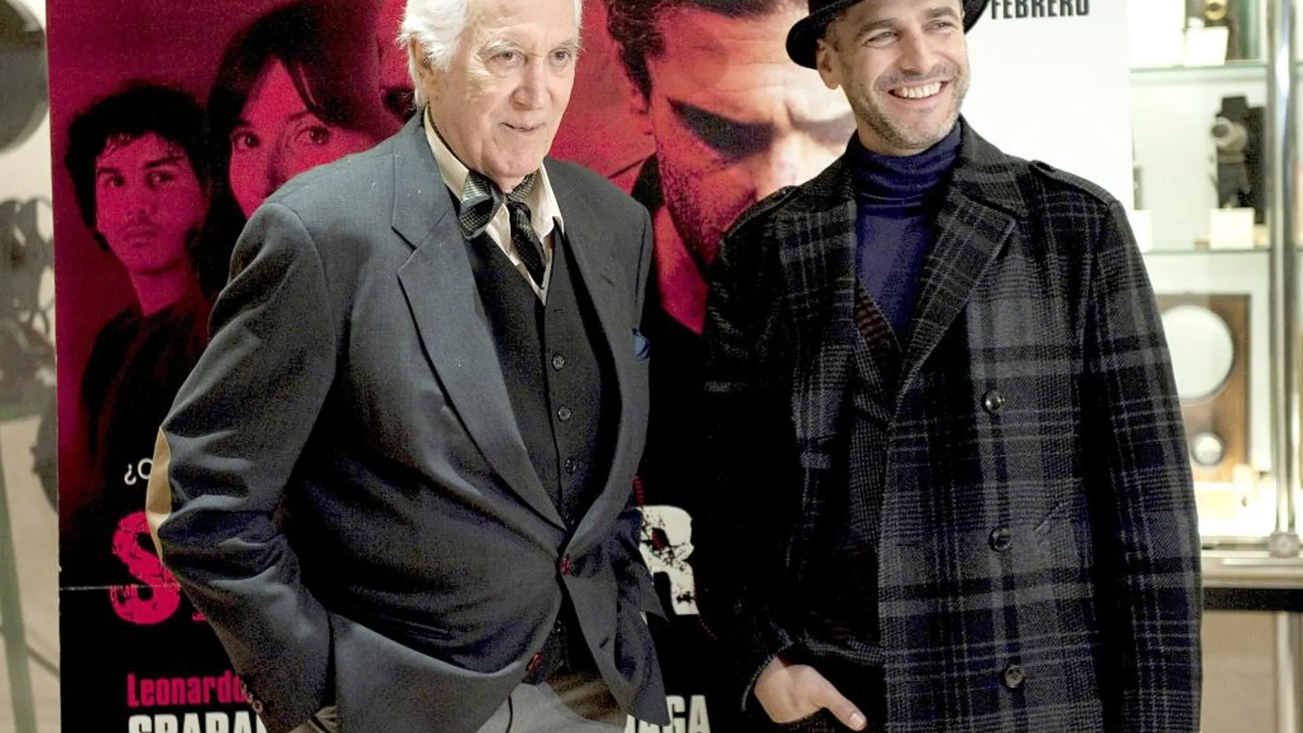 Federico Luppi con Leonardo Sbaraglia durante la promoción de la película «Sin Retorno» en 2011
