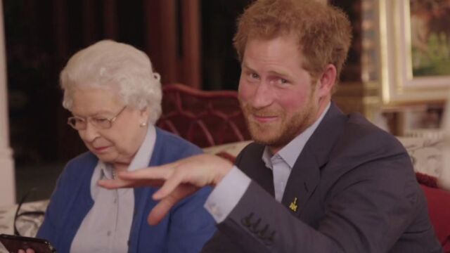«Pique» entre los Obama y la Reina Isabel II, que se desafían en un vídeo