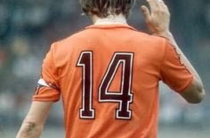 El mítico «14» en la espalda de Johan Cruyff