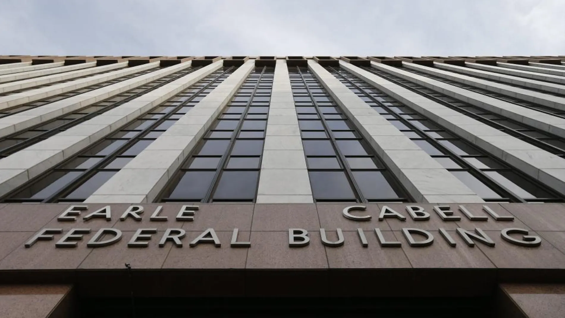 Fotografía del Edificio Federal Earle Cabell, de la corte del Distrito Norte de Texas donde declaró el director ejecutivo de Facebook Mark Zuckerberg en Dallas (Texas). ZeniMax Media Inc. demandó Oculus VR Inc. una compañía emergente comprada por Facebook y Zuckerberg, argumentando que la empresa está fundamentada en tecnología robada