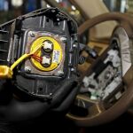 Revisión de airbag de Takata en un taller de Miami
