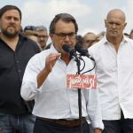 El presidente de la Generalitat, Artur Mas (c), en un acto de precampaña de la candidatura unitaria Junts pel Sí