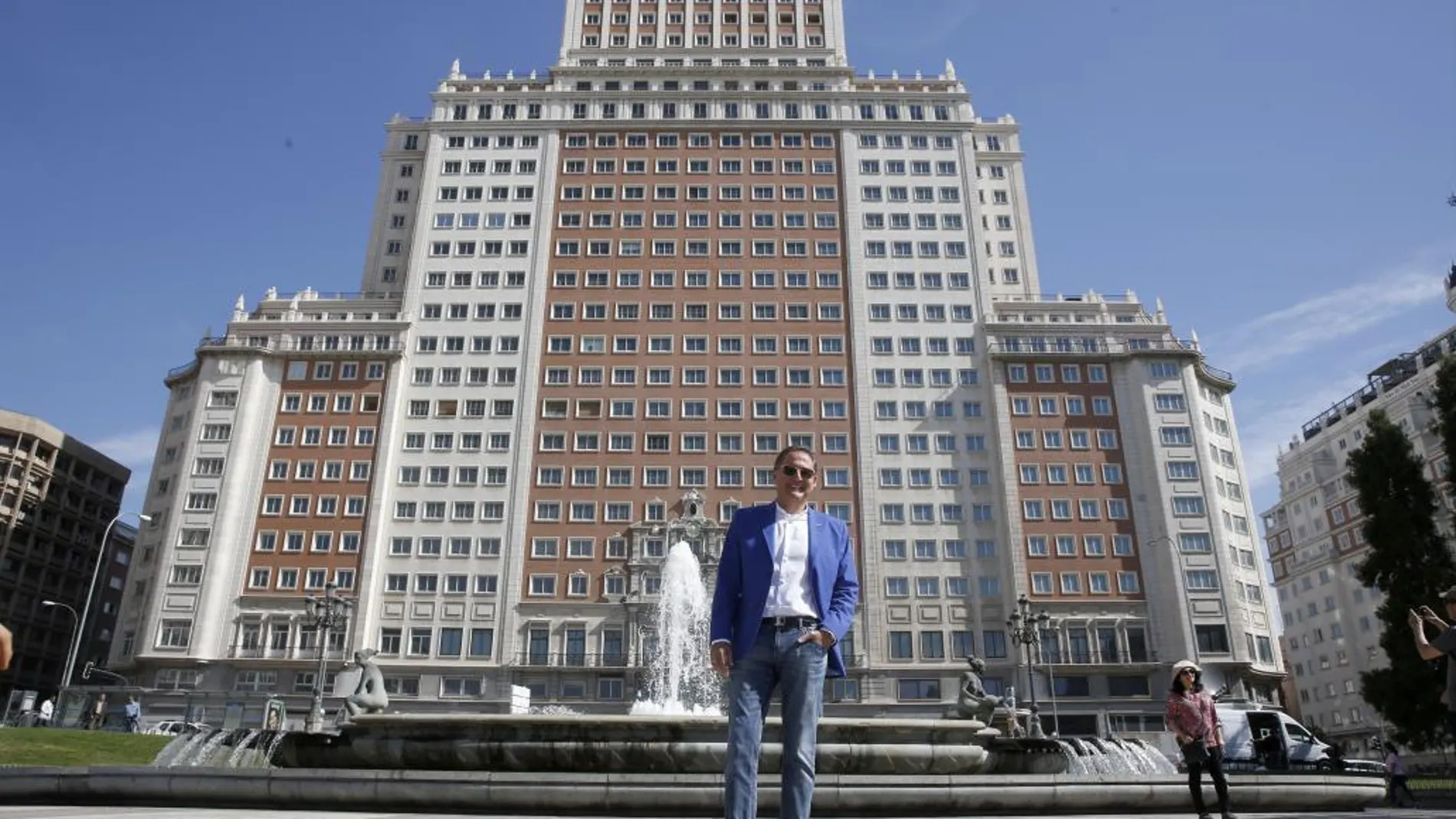 Riu compra el 25% del Edificio España para abrir su primer hotel urbano
