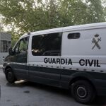 Furgón de la Guardia Civil que ha trasladado al expresidente del FC Barcelona Sandro Rosell a la Audiencia