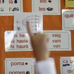 El peor rendimiento académico de los alumnos castellanohablantes respecto a los catalanohablantes en Cataluña se constata en todas las materias