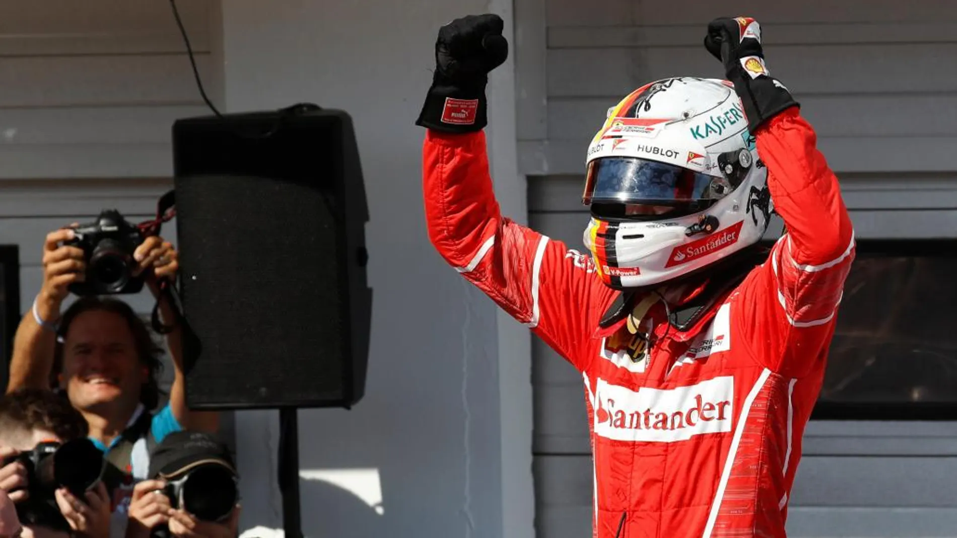 El alemán Sebastian Vettel celebra el triunfo en el GP de Hungría