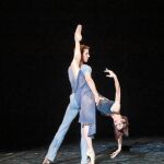 Dos bailarines de la Béjart Ballet Lausanne, que inauguran hoy el Festival de Peralada con dos noches en homenaje al gran maestro de maestro de coreógrafos y fundador de la compañía, Maurice Béjart