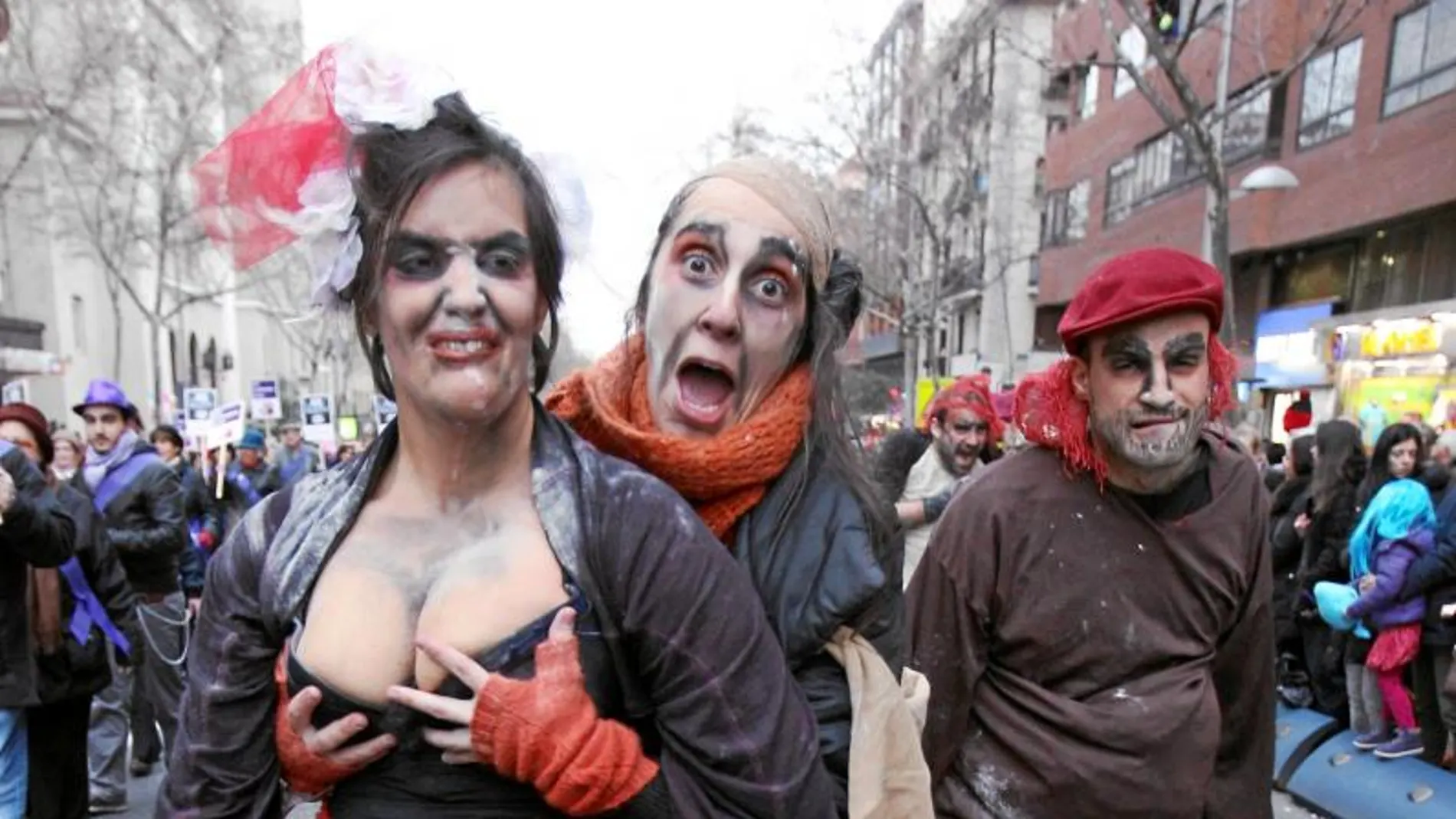 Personajes con disfraces soeces formaron parte de la comitiva del desfile del Carnaval de Tetuán