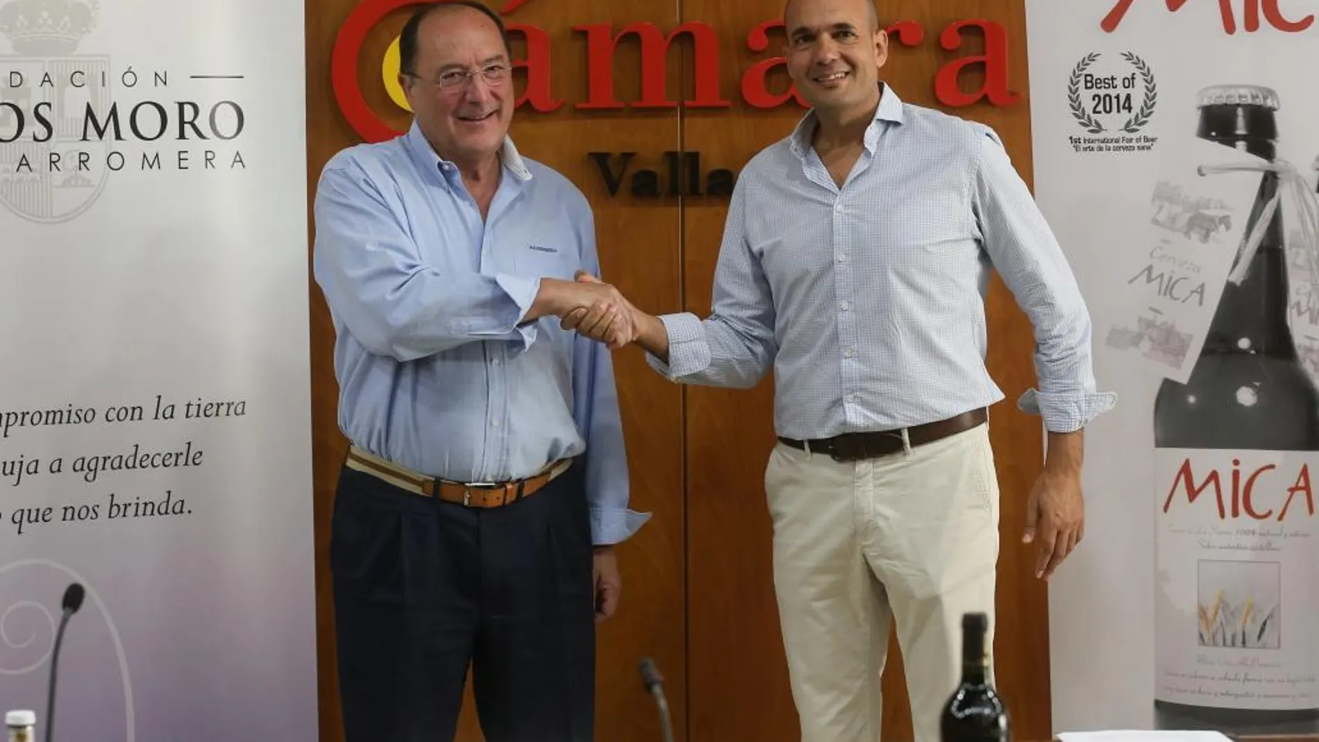 El empresario Carlos Moro de Matarromera firma un acuerdo de colaboración con Juan Cereijo, de Cervezas Mica