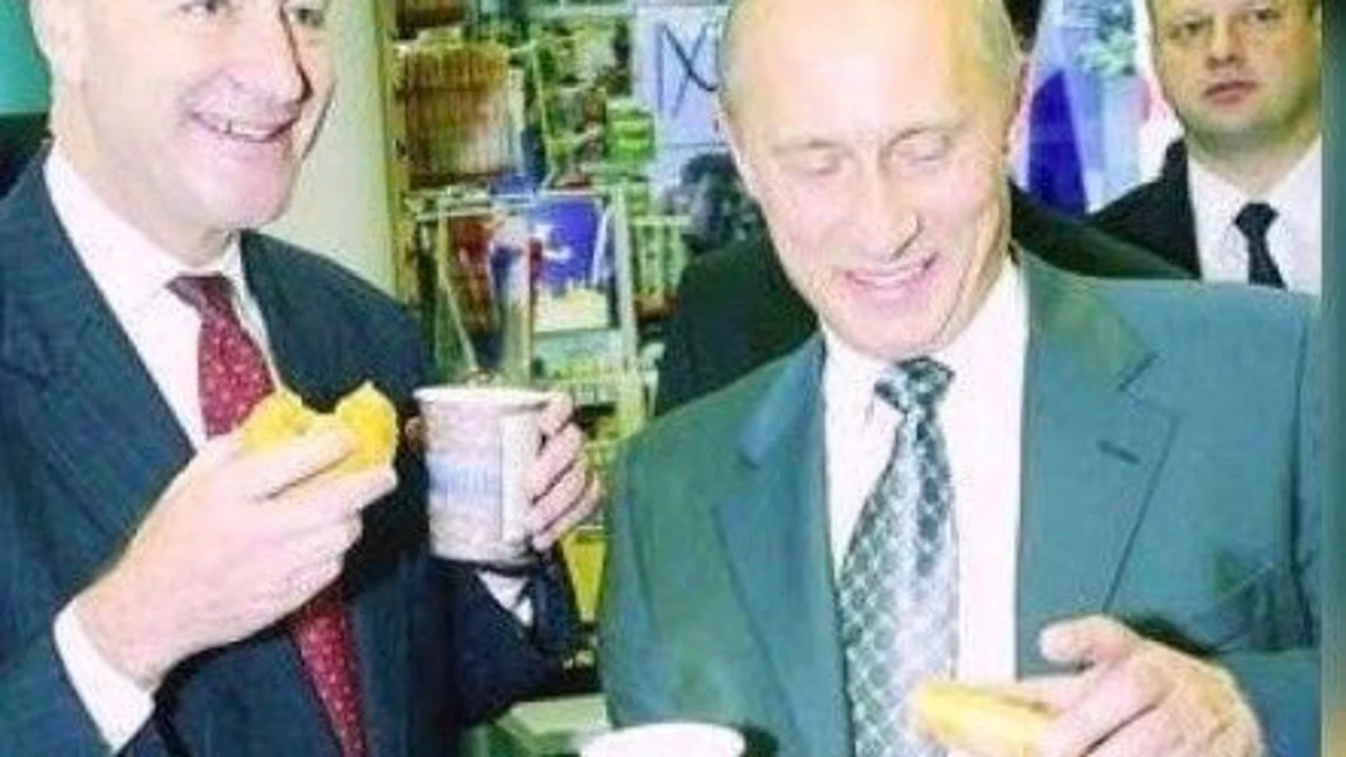 Schumer y Putin en la imagen publicada por Trump en su su perfil de Twitter