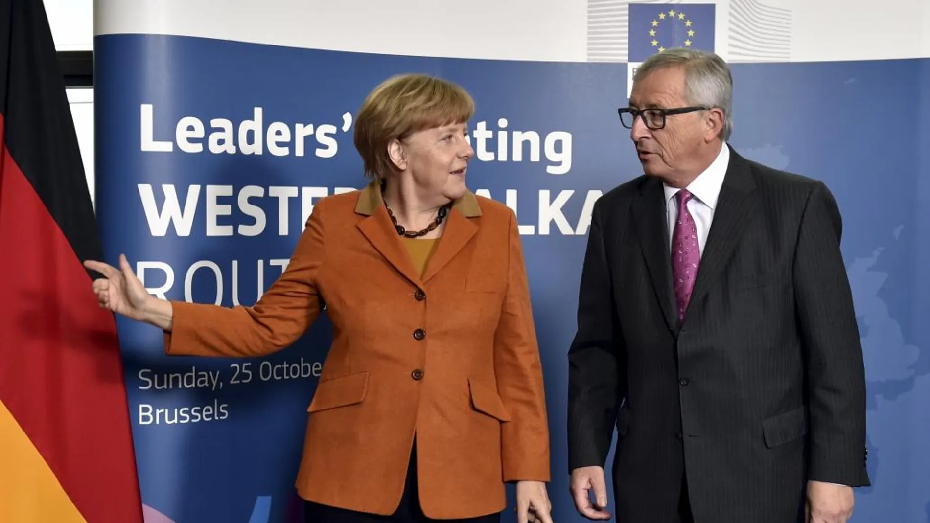 La canciller alemana, Angela Merkel y el presidente de la Comisón Europea Jean-Claude Juncker