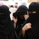 Las mujeres se tienen que casar niñas para no ser fuente de destrucción moral