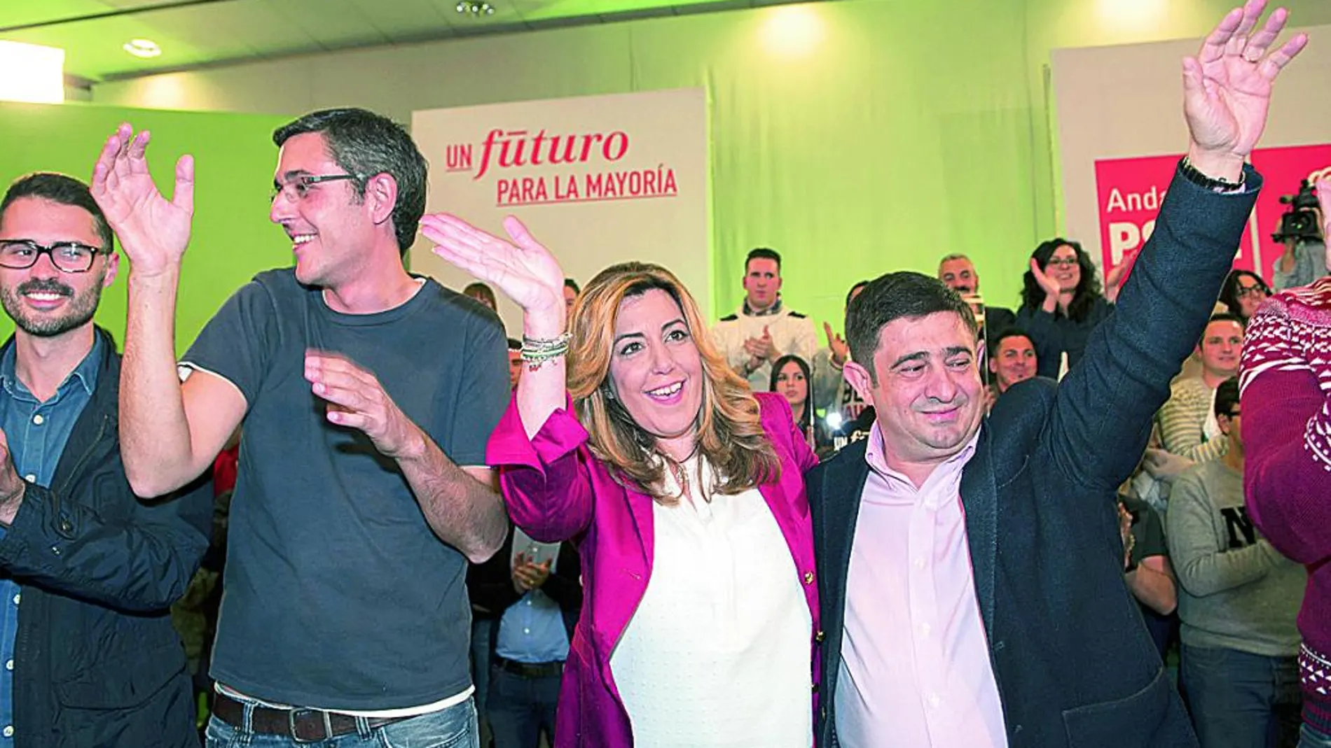 Eduardo Madina y Susana Díaz participaron ayer en un encuentro con jóvenes del partido en Jódar (Jaén)