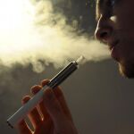 EE UU prohíbe el cigarrillo electrónico a los menores de 18 años