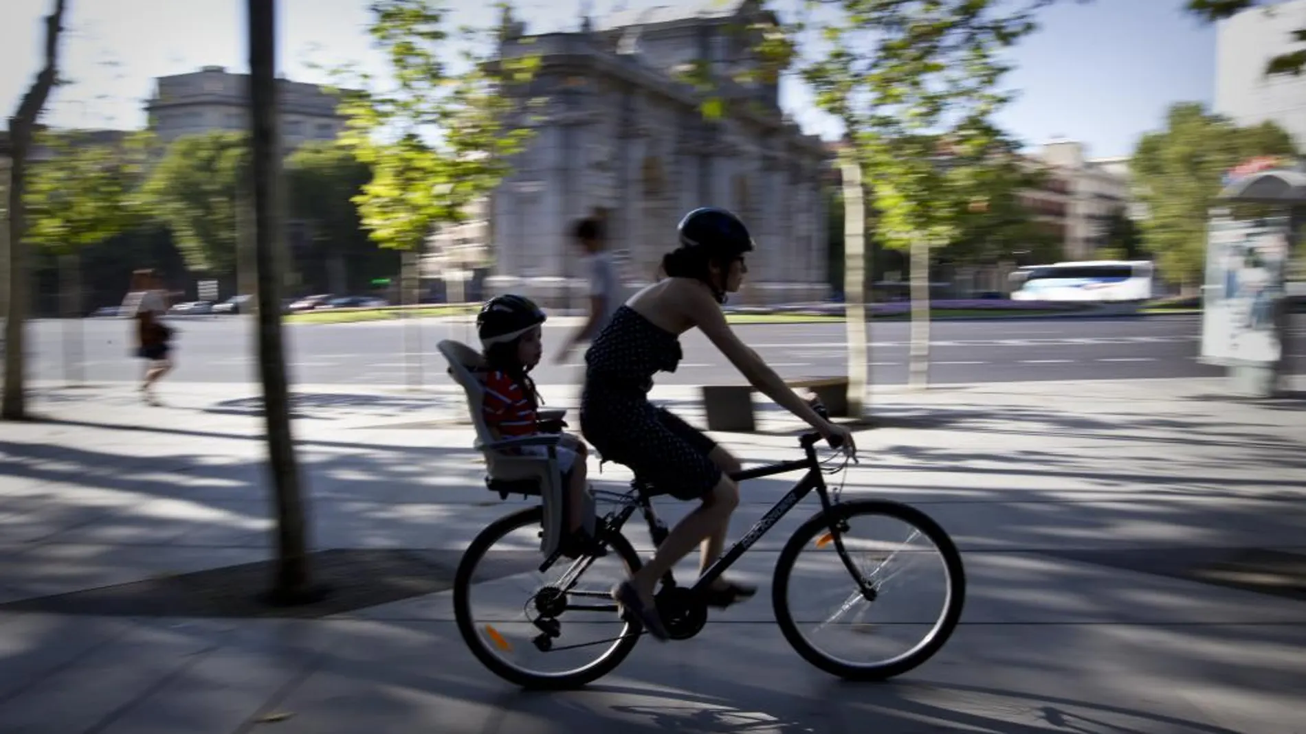 Cristina Cifuentes, anunció ayer la creación próximamente de CiclaMadrid, una ruta ciclista circular de más de 400 kilómetros de longitud.