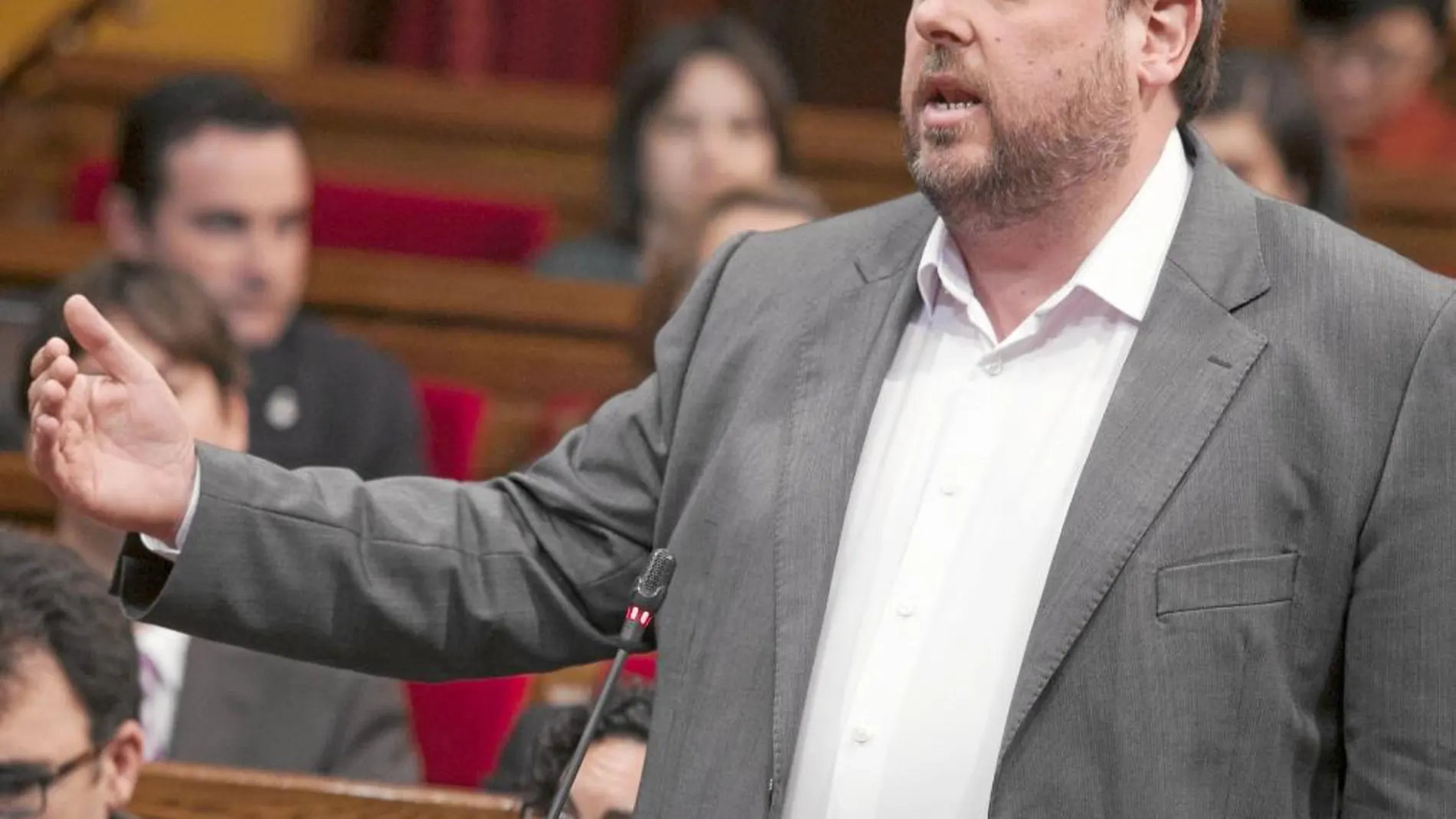 Oriol Junqueras acuerda con CiU medidas de ajuste para los funcionarios