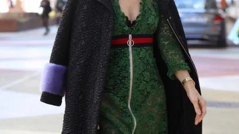 Carmen Lomana llegando a Cibeles