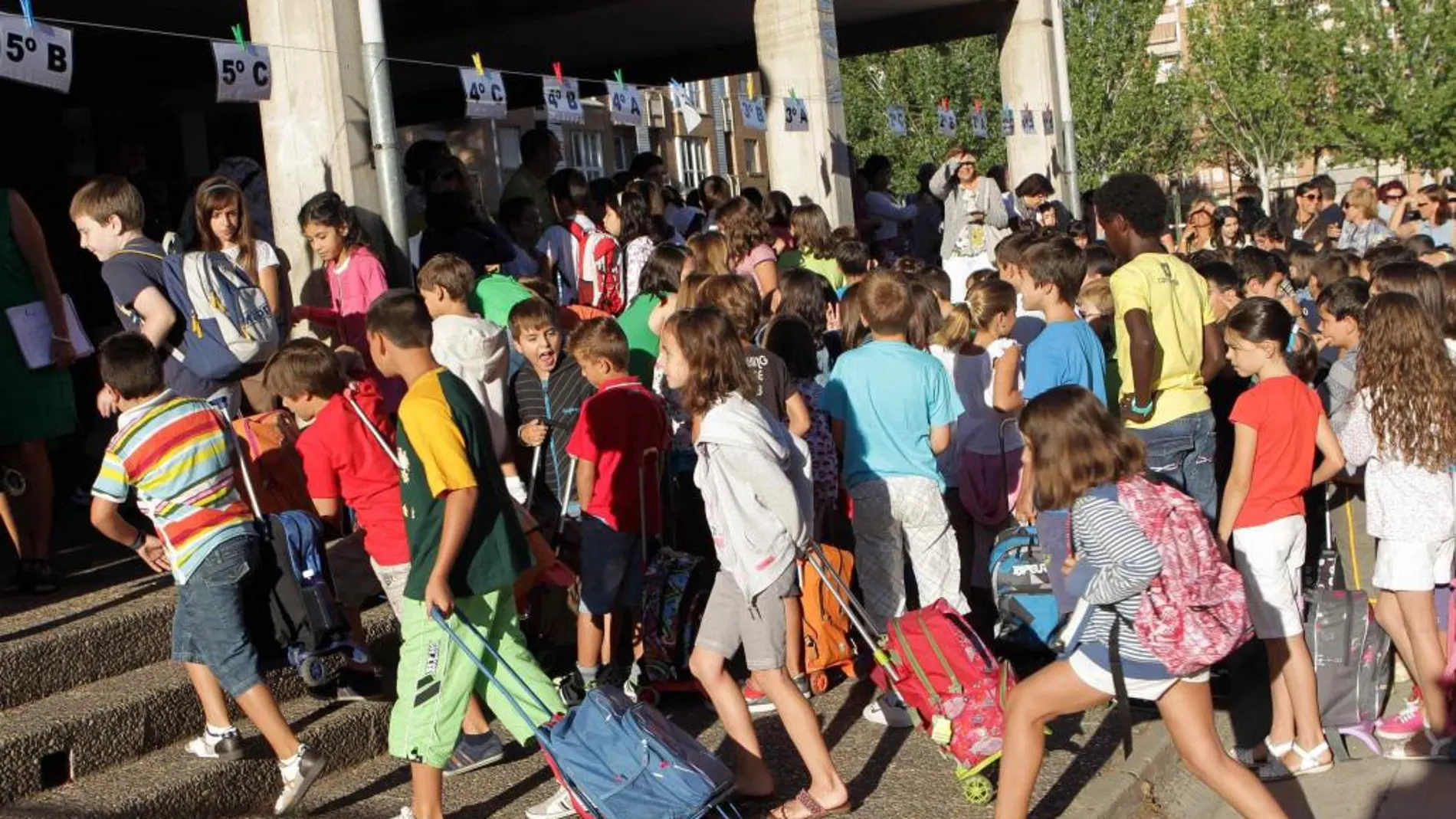 Casi 245.000 jóvenes, entre estudiantes y visitantes, han participado de las actividades educativas de Endesa Educa en los últimos ocho años